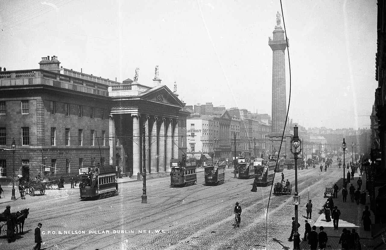 Early twentieth-century photograph of Streets of Dublin (citywide)