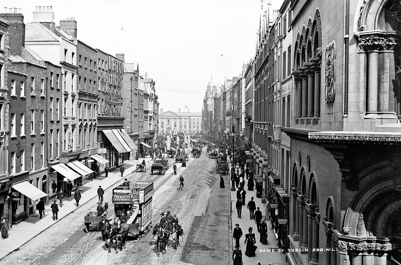 Early twentieth-century photograph of National Maternity Hospital, Holles Street