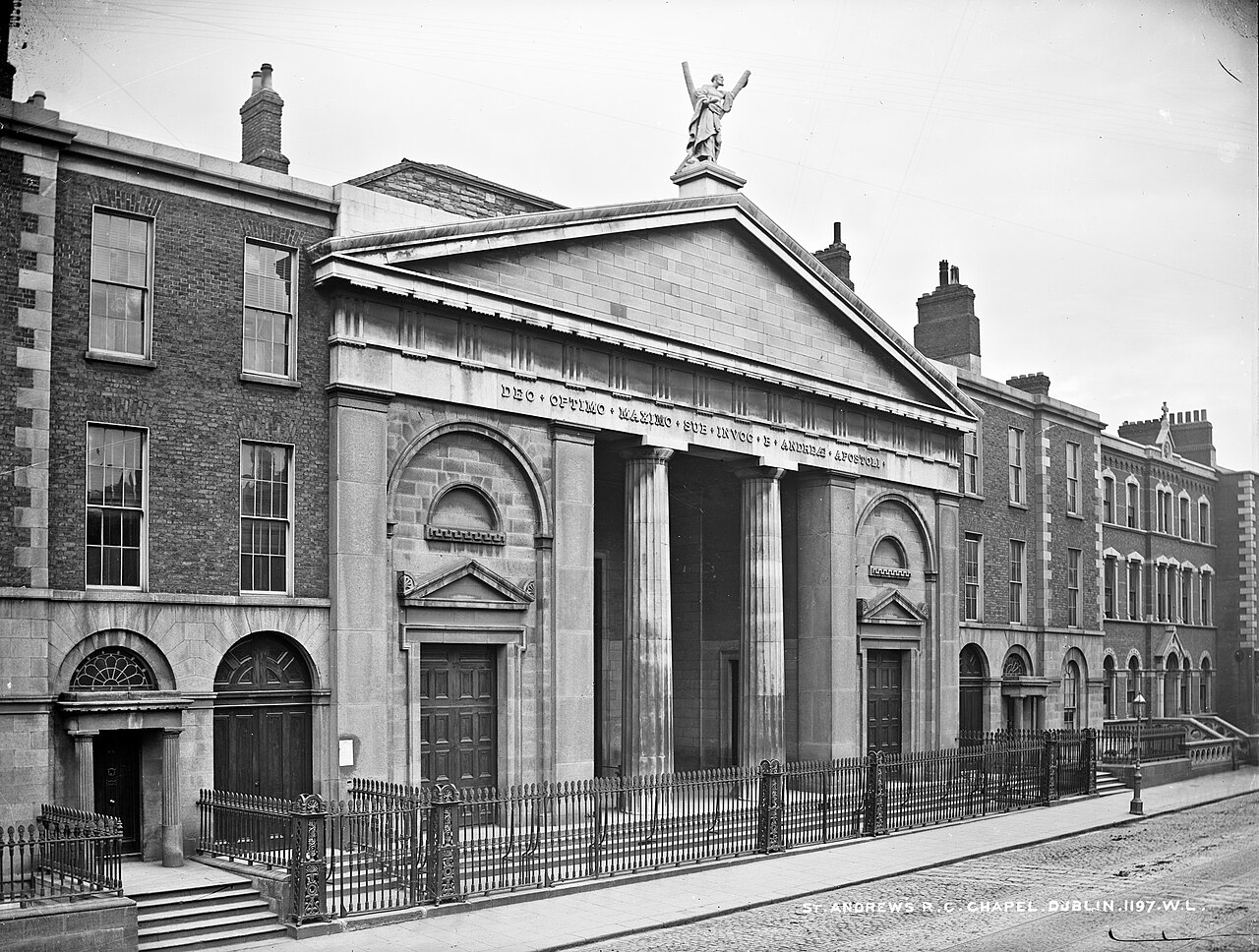 Early twentieth-century photograph of Westland Row & Lincoln Place