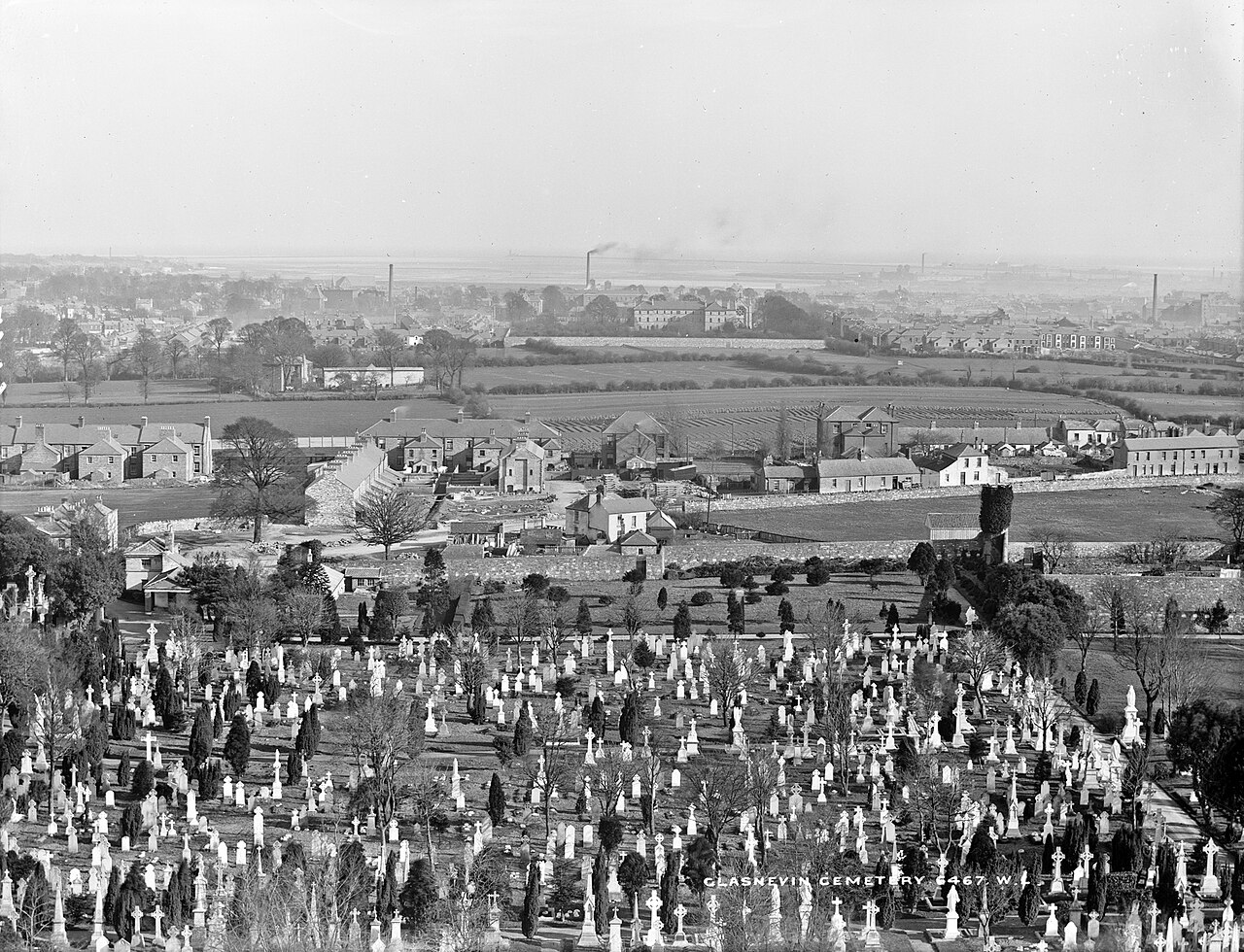 Early twentieth-century photograph of Glasnevin Cemetery